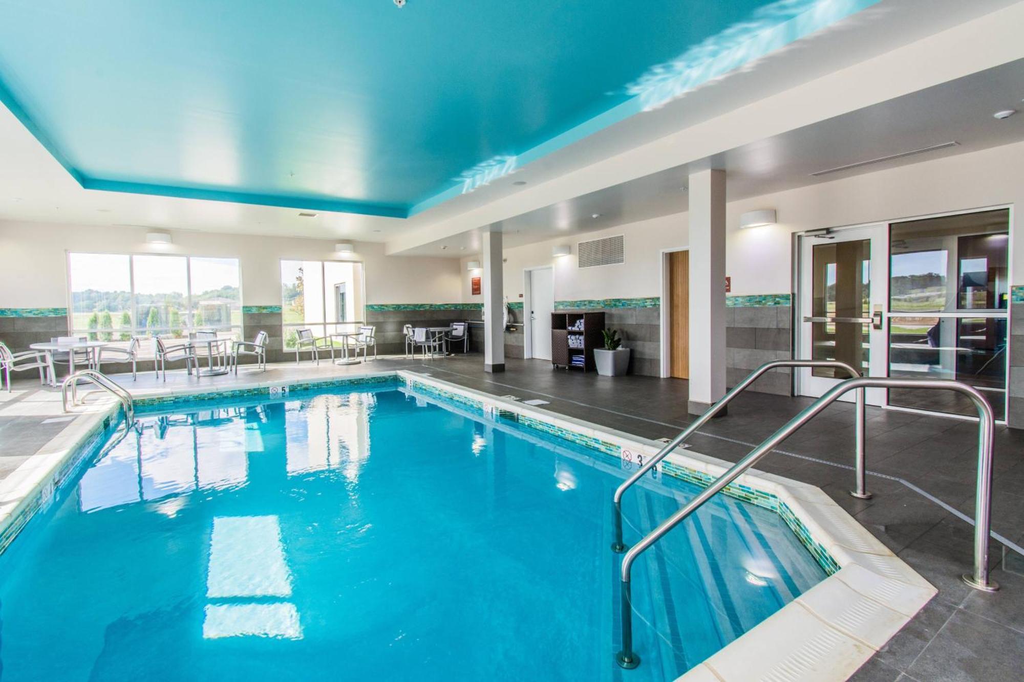 Towneplace Suites By Marriott Evansville Ньюбург Екстер'єр фото